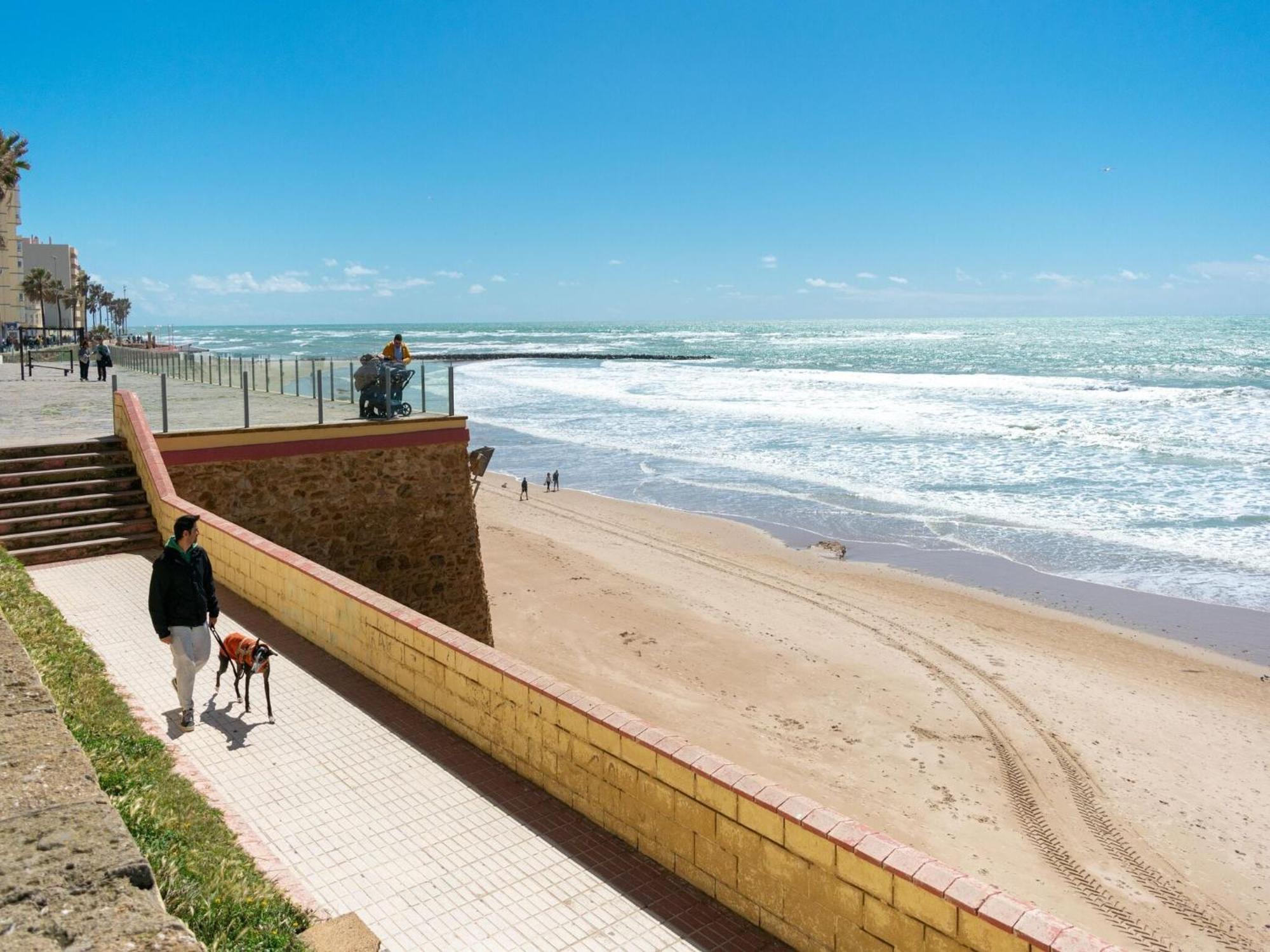 Cosy Holiday Home With Sea-View カディス エクステリア 写真